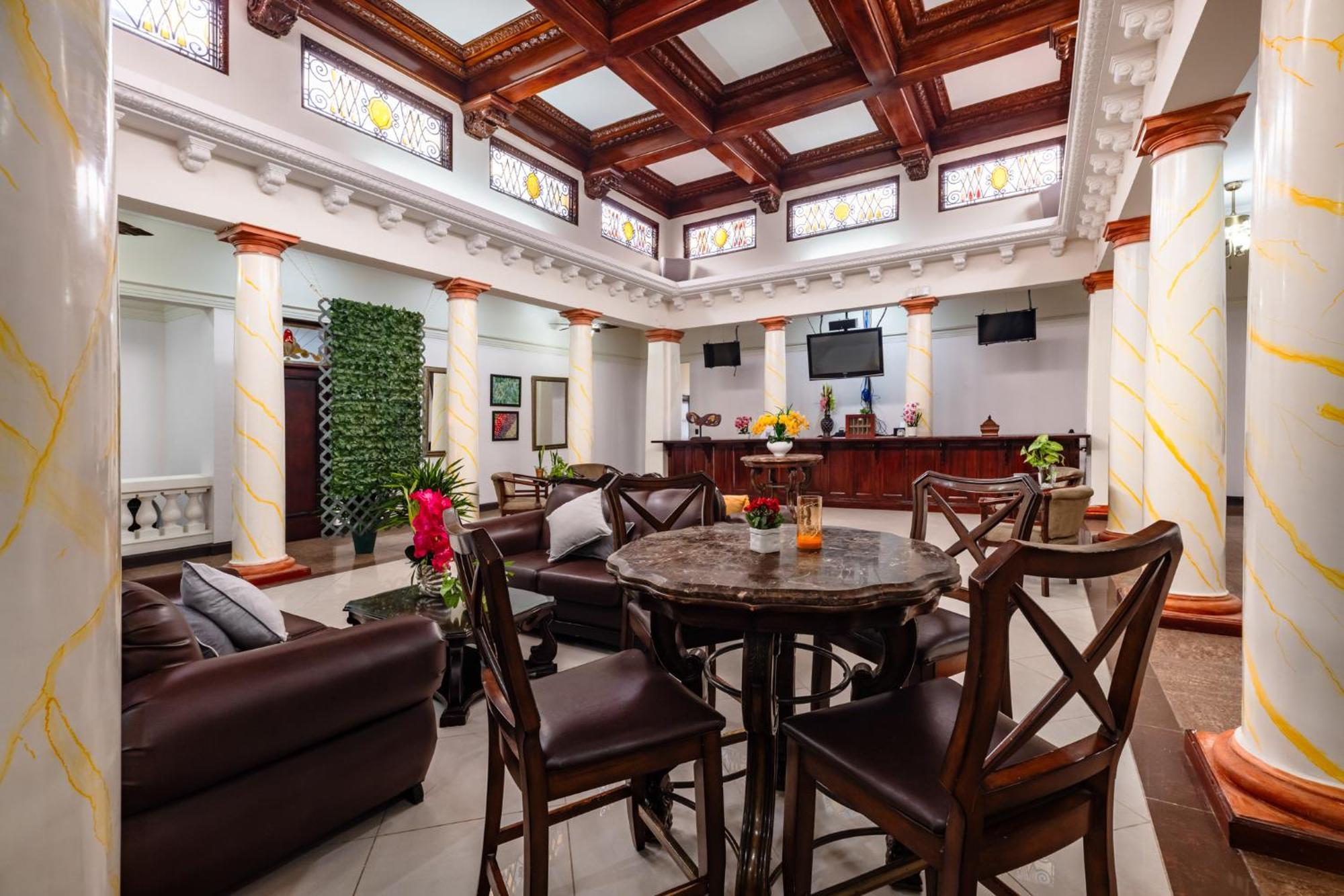 Hotel Majestad San José Buitenkant foto