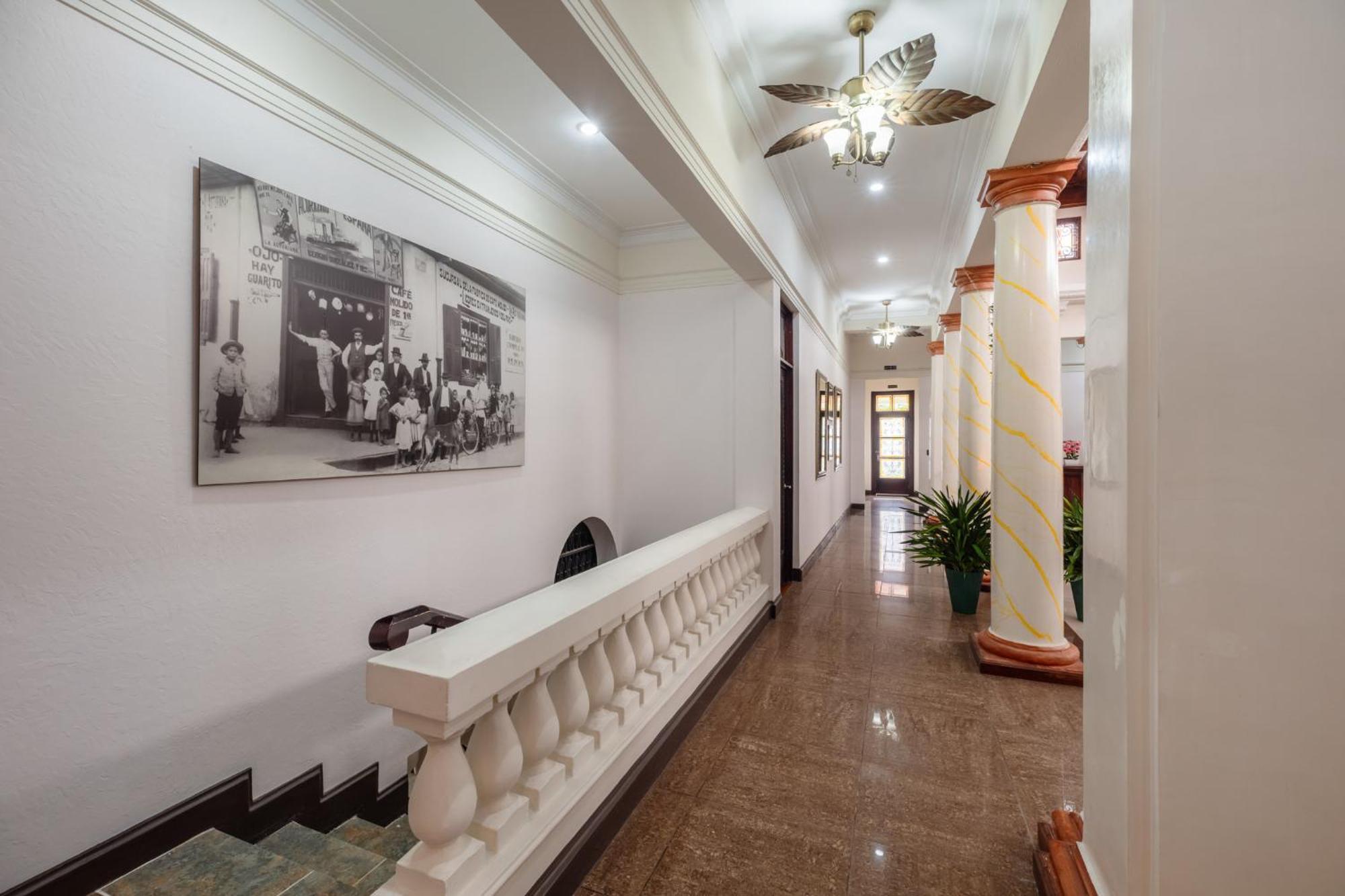 Hotel Majestad San José Buitenkant foto